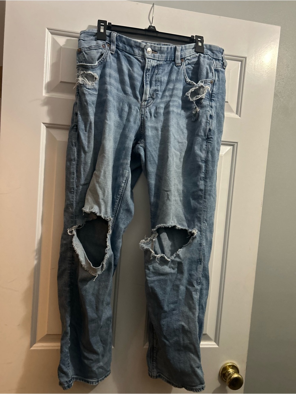American Eagle curvy straight Distressed Ripped Jeans